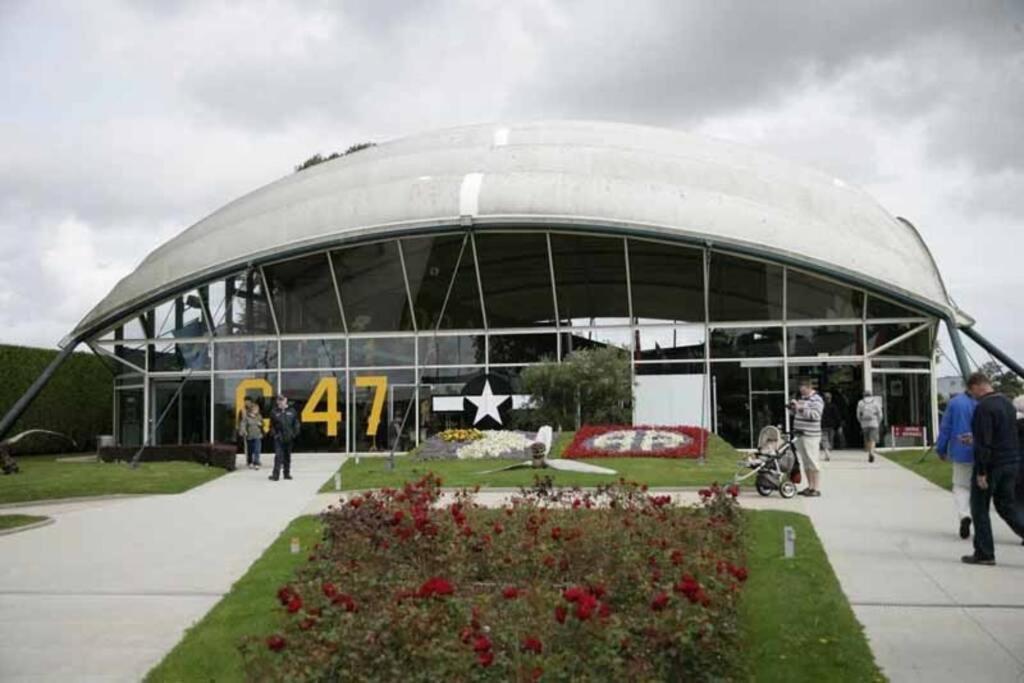 Gite Le C-47 Proche Des Plages Du Debarquement Sainte-Mère-Église 外观 照片